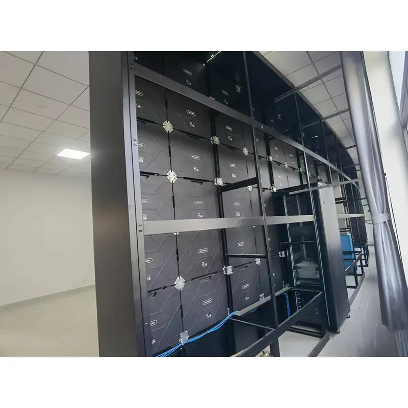 ¿Cómo mejora un soporte curvo para pantalla LED el rendimiento de la instalación de pantallas grandes?